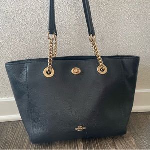 Coach tote small with gold chain